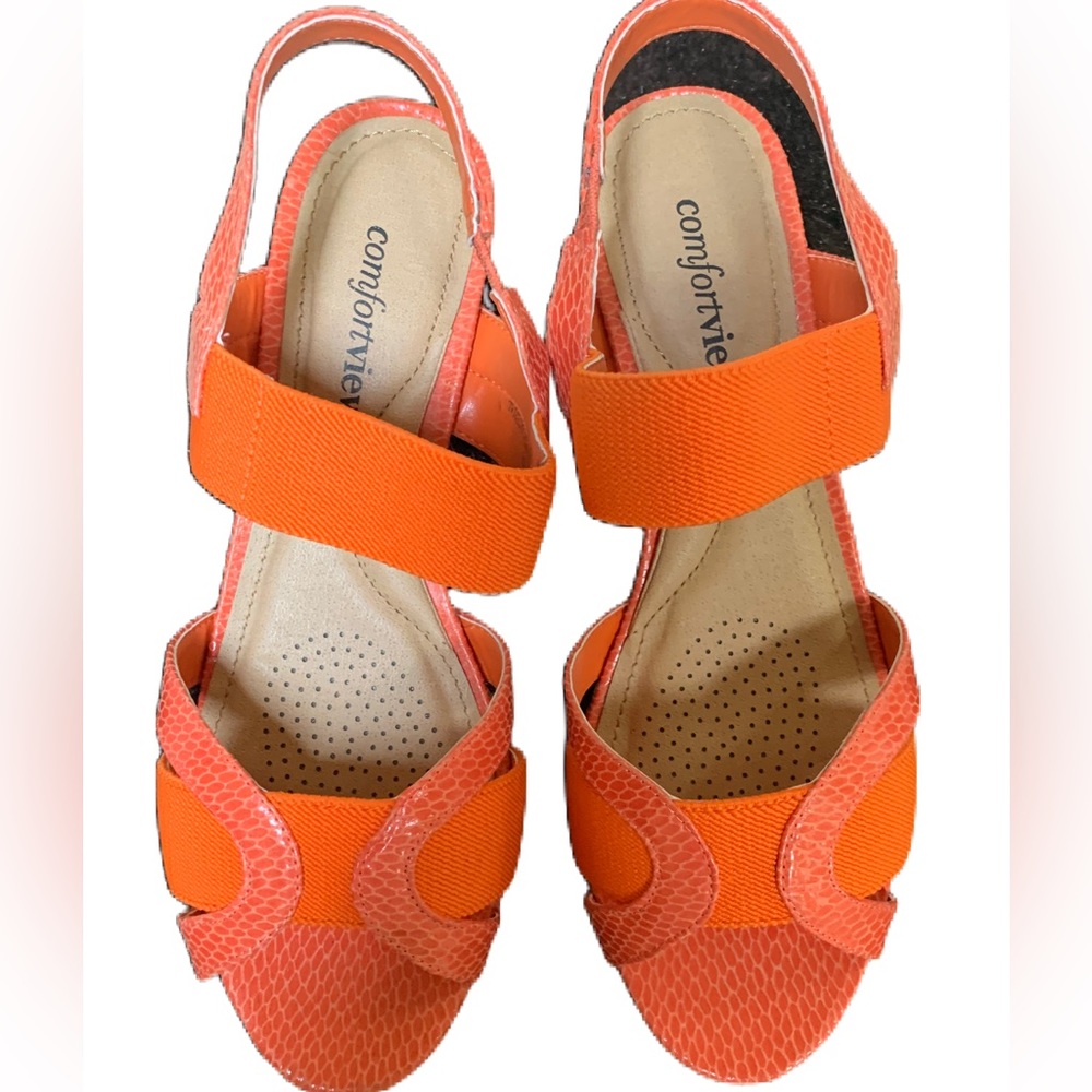 NWOT - Comfortview Strappy Wedge Sandals